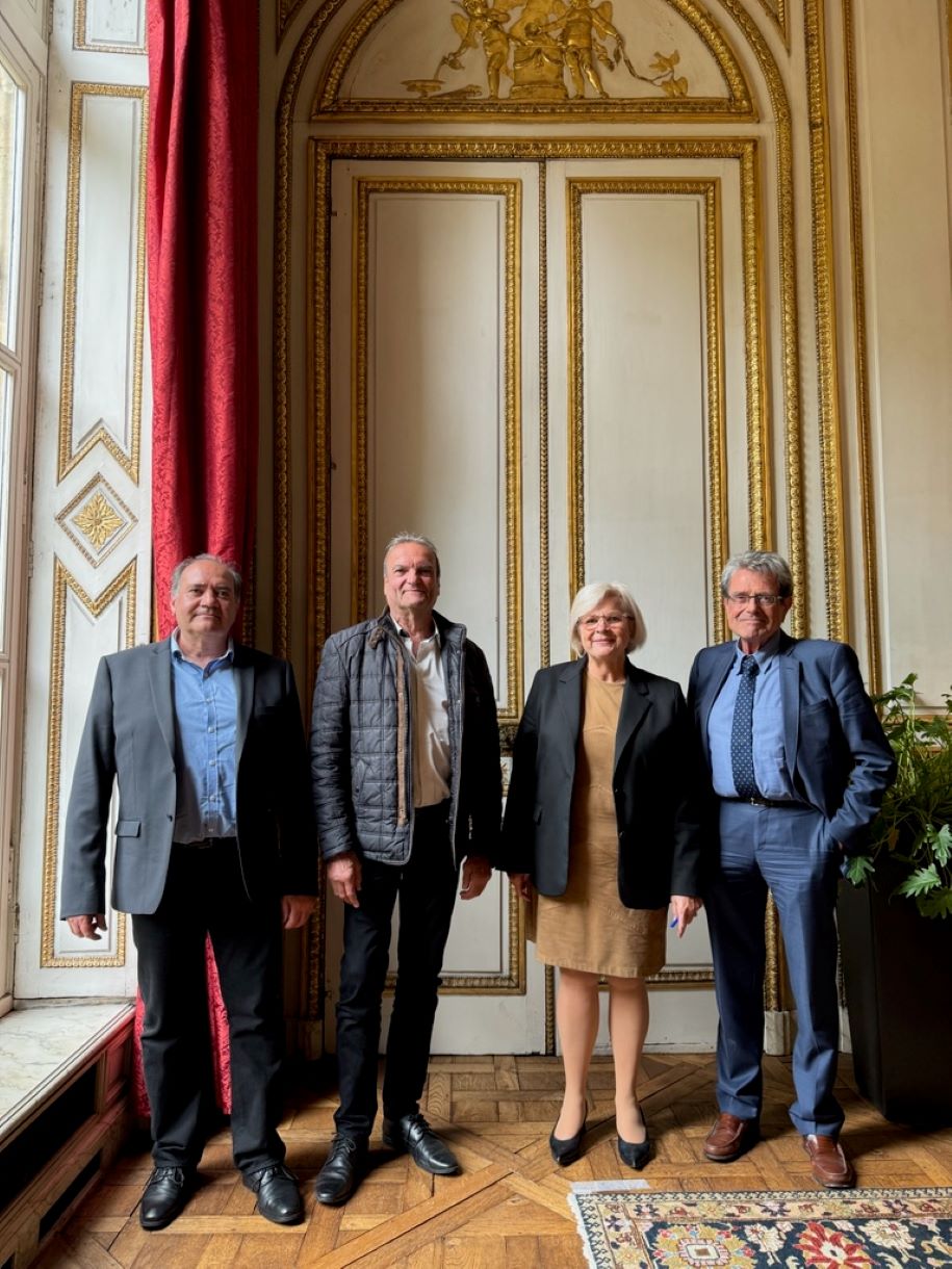la ministre de la santé le deputé du vaucluse le maire de cucuron 3eme adjoint cucuron minstere paris