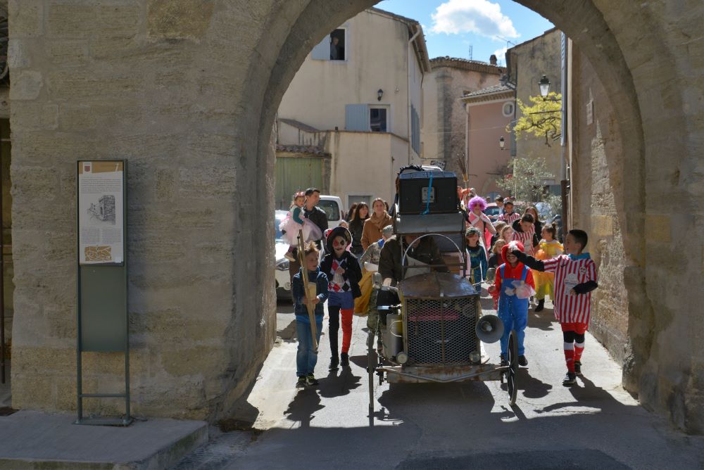 carnaval enfants adultes rue