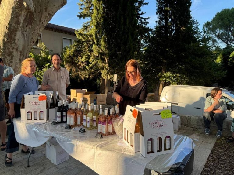 etang platane bouteilles vins personnes