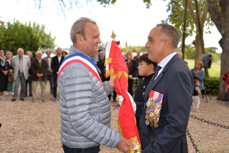 personnes drapeau medaille