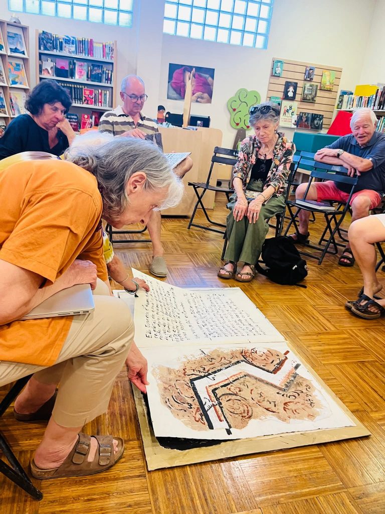 bibliothèque livres personnes