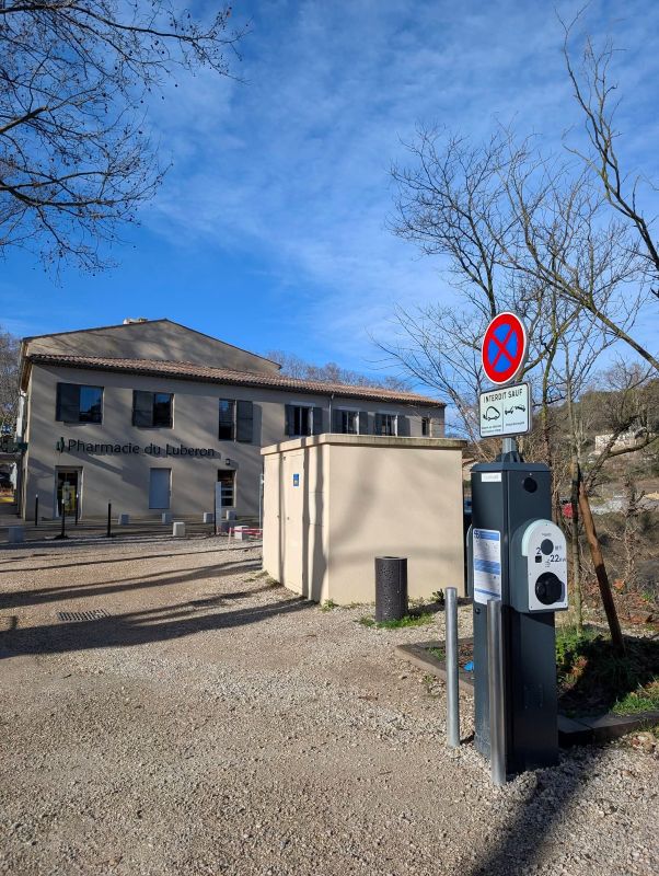 voiture chargeur electrique