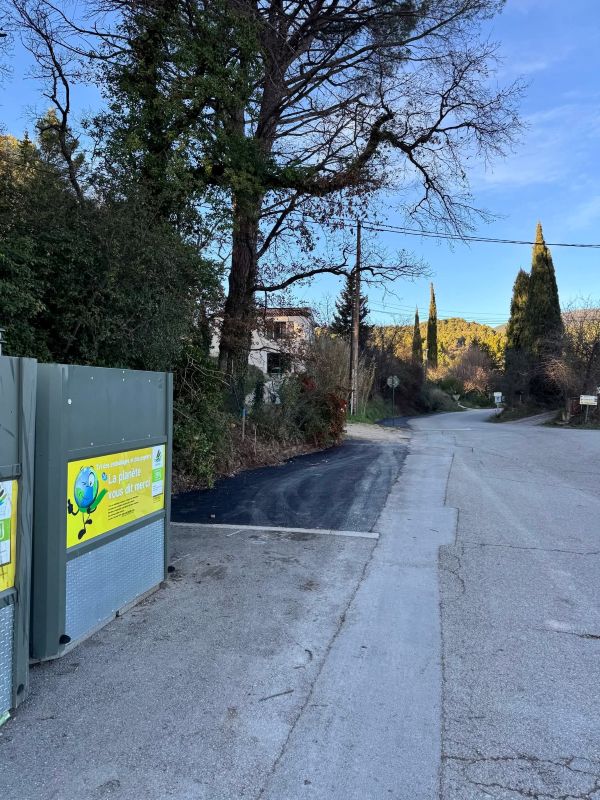 route candélabre containers